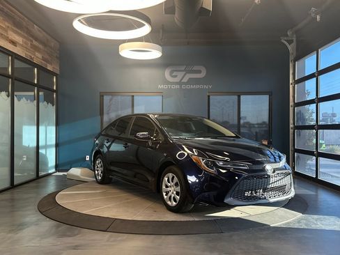 Used 2022 Toyota Corolla LE FWD image 1