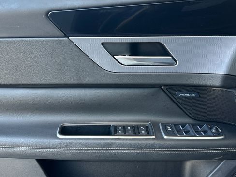 Used 2016 Jaguar XF R-Sport image 42