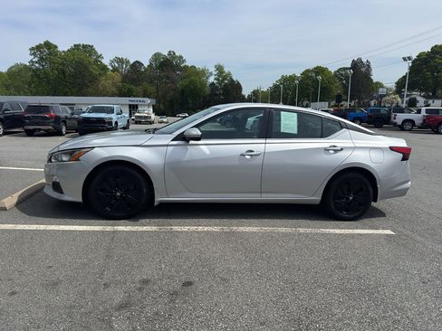 Used 2020 Nissan Altima 2.5 S image 3
