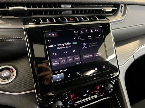 New 2025 Jeep Grand Cherokee Laredo X w/ Luxury Tech Group I image 24