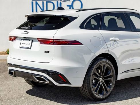 New 2026 Jaguar F-PACE R-Dynamic S image 7