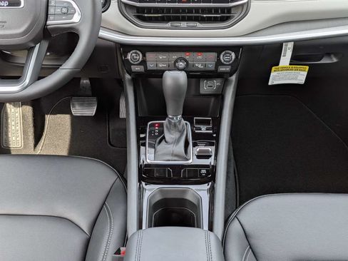 New 2026 Jeep Compass Limited w/ Sun, Sound & Navigation Group AWD/4WD image 18