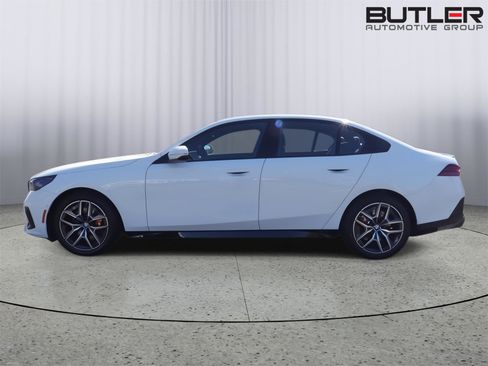 New 2026 BMW i5 eDrive40 w/ M Sport Package RWD image 4