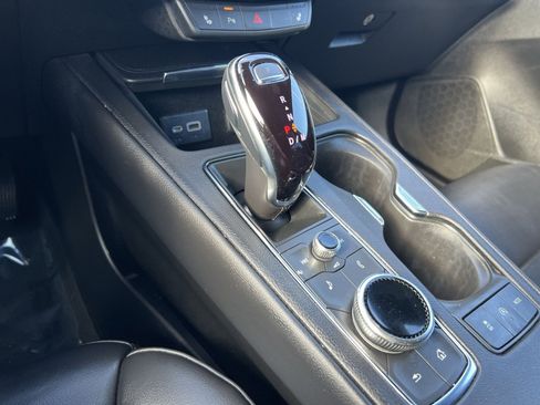 Used 2022 Cadillac XT4 Luxury w/ Cold Weather Package image 21