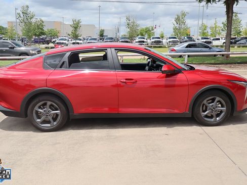 Used 2025 Kia K4 FWD image 2