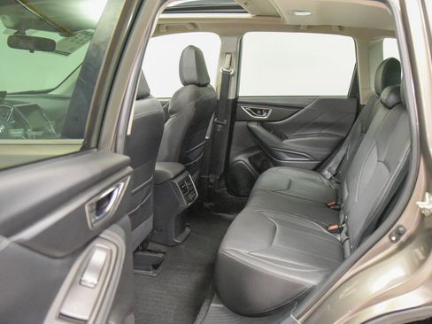 Used 2020 Subaru Forester Limited image 4