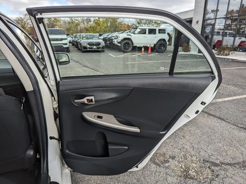 Used 2012 Toyota Corolla S image 25