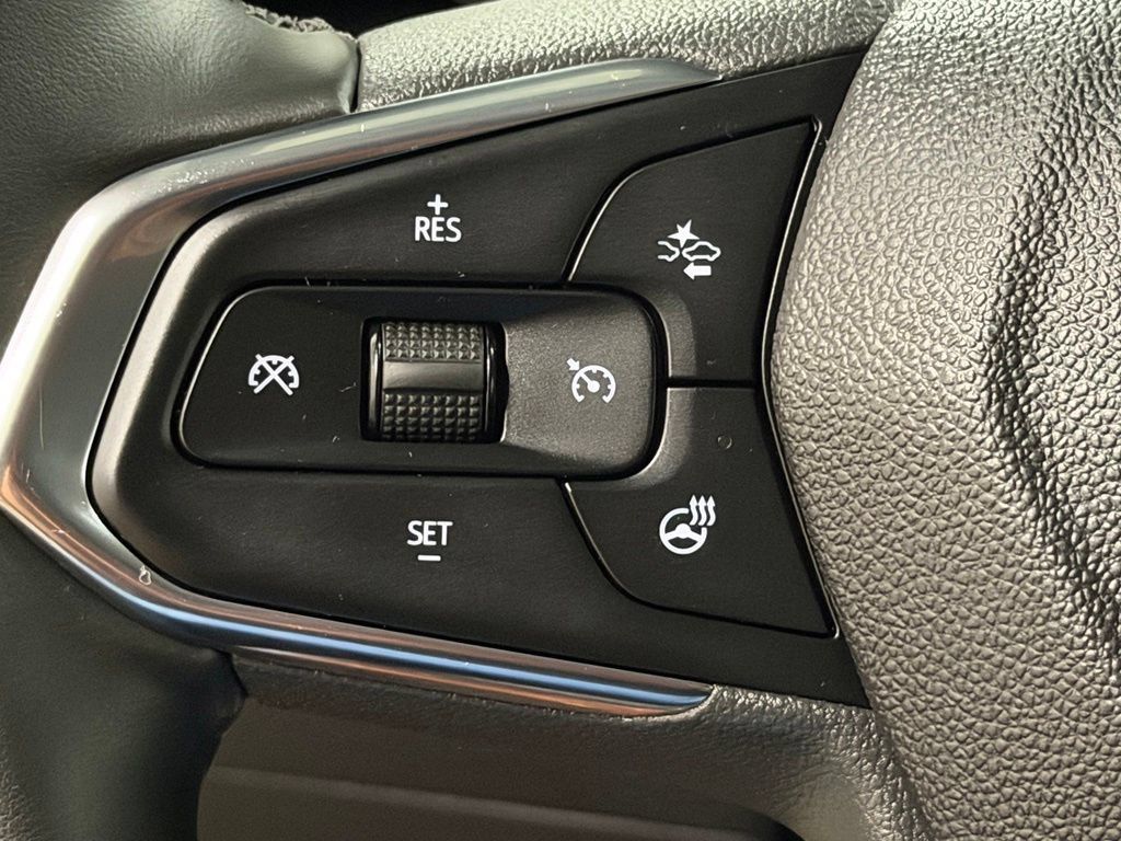 Used 2025 Chevrolet Trax ACTIV w/ Driver Confidence Package FWD image 30