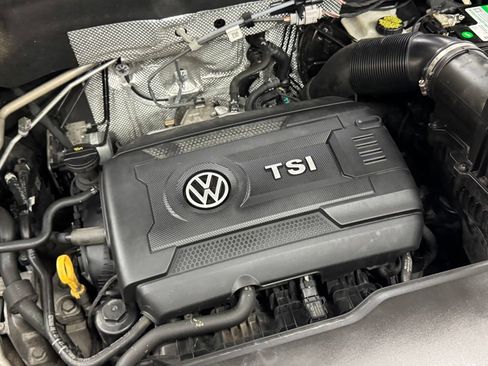 Used 2022 Volkswagen Atlas Cross Sport SE FWD image 34