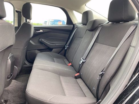 Used 2018 Ford Focus SE FWD image 17