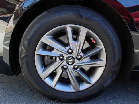 Used 2019 Kia Optima LX image 29