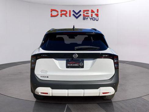 New 2026 Nissan Kicks SV image 4