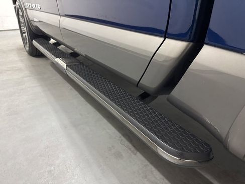 Used 2018 Nissan Titan Platinum Reserve AWD/4WD image 16