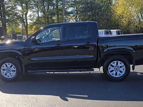 Used 2022 Nissan Frontier SV image 9