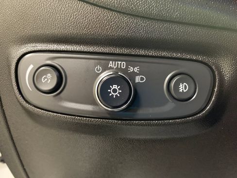 Used 2020 Chevrolet Equinox Premier AWD/4WD image 25