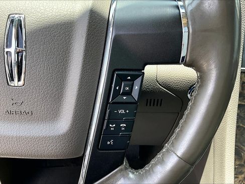 Used 2017 Lincoln Navigator Select RWD image 23