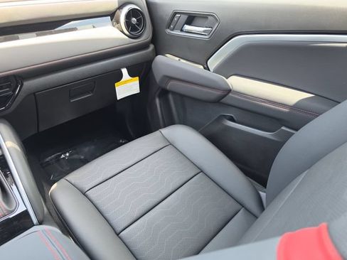 New 2026 Chevrolet Colorado Z71 w/ Technology Package AWD/4WD image 18