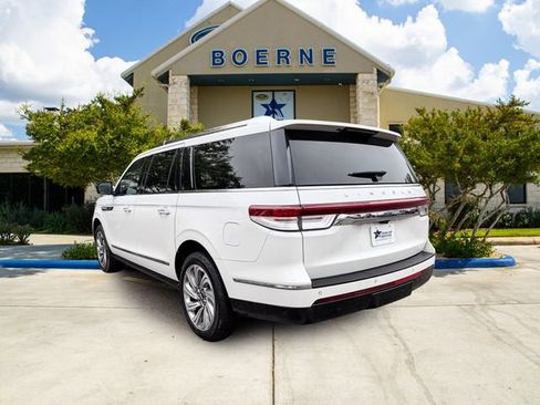 Used 2024 Lincoln Navigator L Reserve image 3