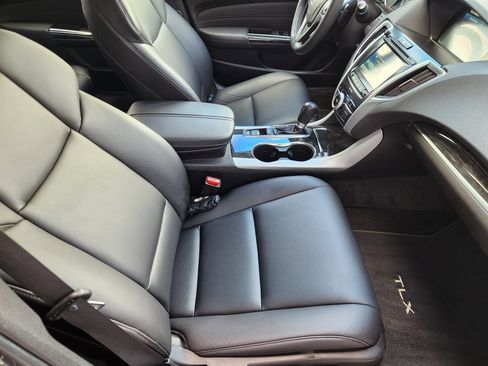 Used 2018 Acura TLX FWD image 14