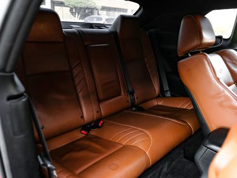 Used 2016 Dodge Challenger SRT w/ Technology Group image 40