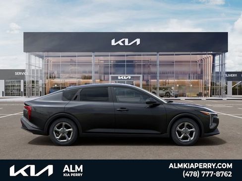 New 2026 Kia K4 LXS FWD image 7