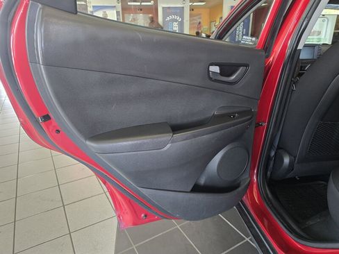Used 2019 Hyundai Kona SE AWD/4WD image 10
