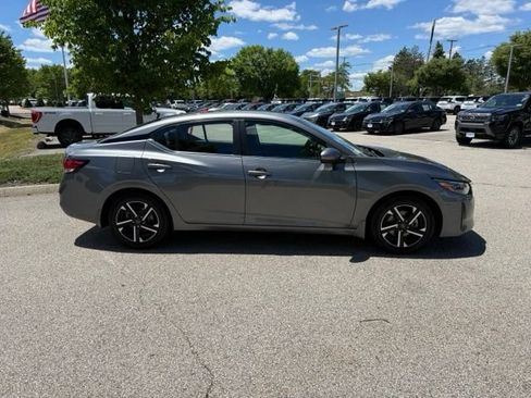 Certified 2024 Nissan Sentra SV FWD image 4