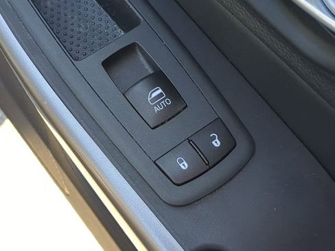 Used 2021 Jeep Cherokee Latitude image 37