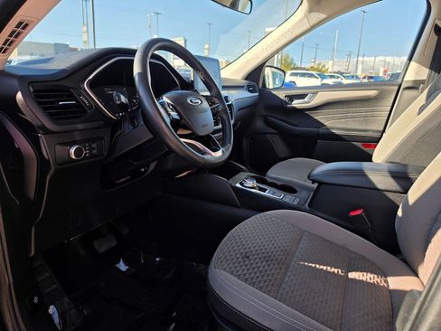Used 2021 Ford Escape SE w/ SE Sport Appearance Package AWD/4WD image 9