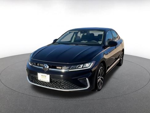 Used 2025 Volkswagen Jetta SE image 7