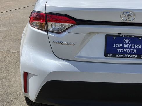Used 2026 Toyota Corolla LE FWD image 10