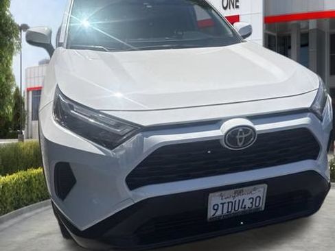 Certified 2025 Toyota RAV4 LE AWD/4WD image 1