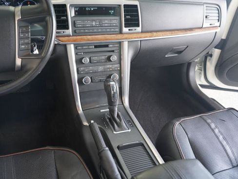 Used 2012 Lincoln MKZ FWD image 17