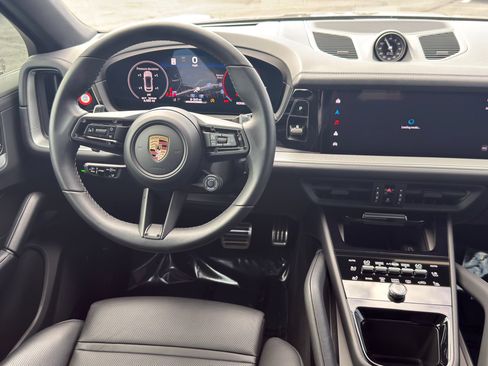 Used 2026 Porsche Cayenne S AWD/4WD image 24