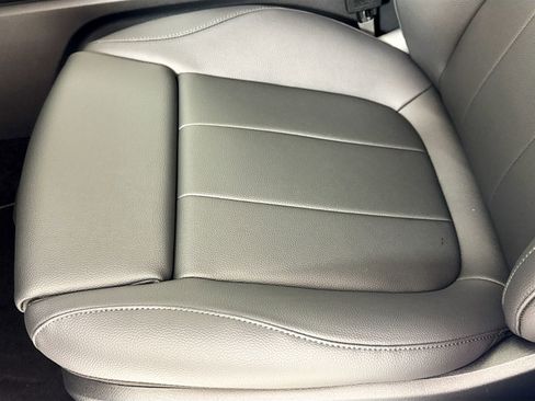 Used 2025 Mercedes-Benz GLA 250 image 19