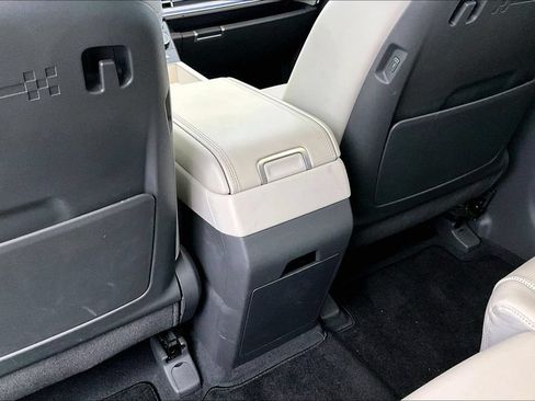 Used 2025 Hyundai Santa Fe Limited AWD/4WD image 31