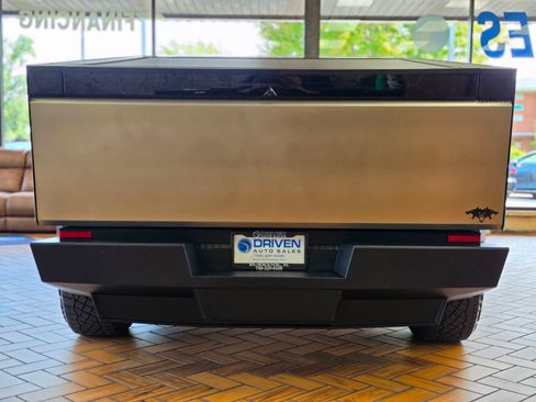 Used 2024 Tesla Cybertruck AWD Crew Cab image 11