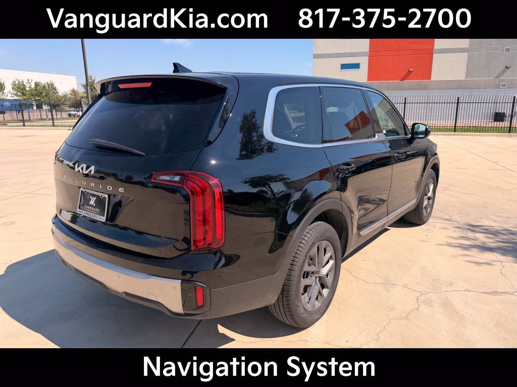 Certified 2025 Kia Telluride LX FWD image 4