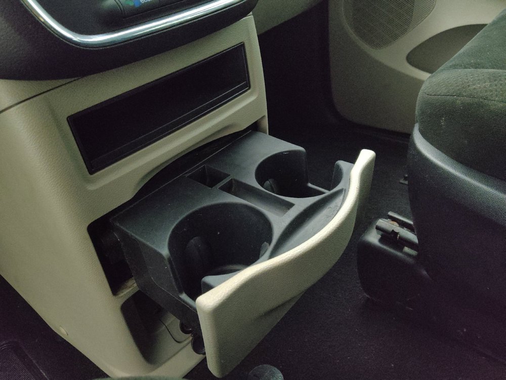 Used 2015 Dodge Grand Caravan American Value Package FWD image 26