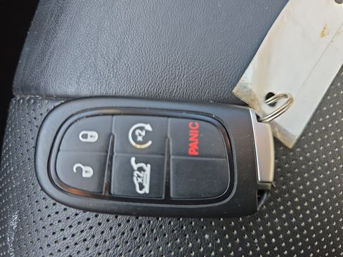 Used 2019 Jeep Cherokee Limited AWD/4WD image 28