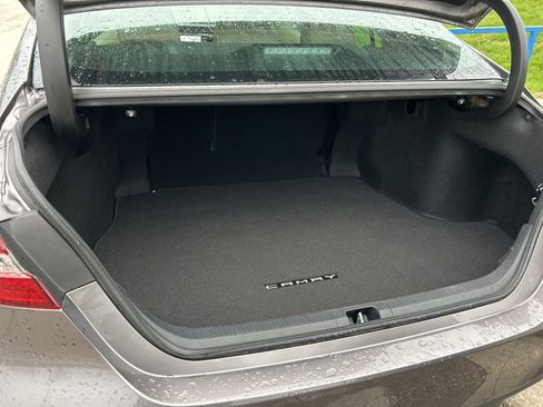 Used 2020 Toyota Camry XLE w/ Navigation Package image 11