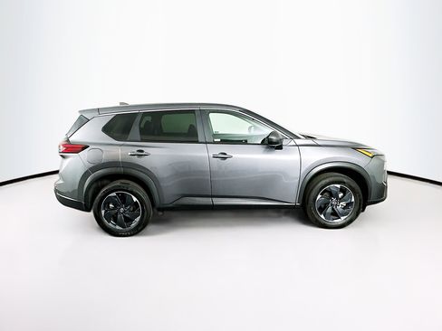 Used 2025 Nissan Rogue SV image 10