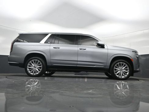 Used 2024 Cadillac Escalade ESV Premium Luxury AWD/4WD image 44