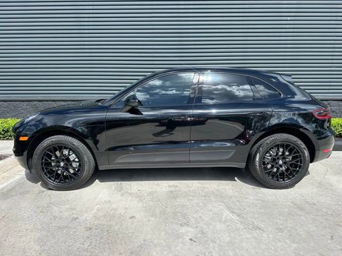 Certified 2018 Porsche Macan S image 2