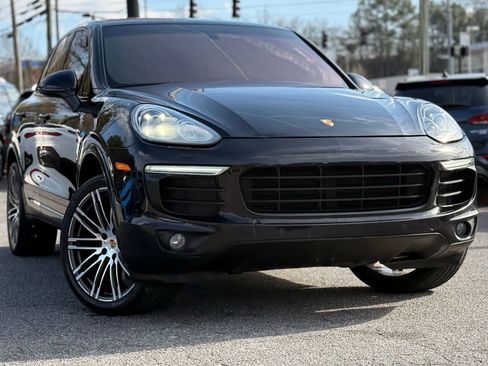 Used 2017 Porsche Cayenne AWD/4WD image 7