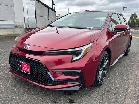 Certified 2024 Toyota Corolla SE w/ SE Package FWD image 1