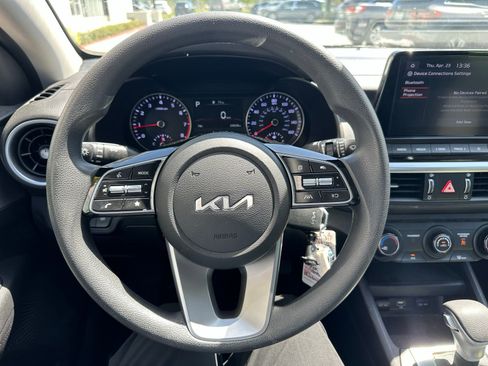 Used 2023 Kia Forte LXS FWD image 4