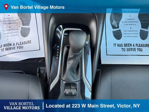 Used 2021 Toyota Corolla LE image 20