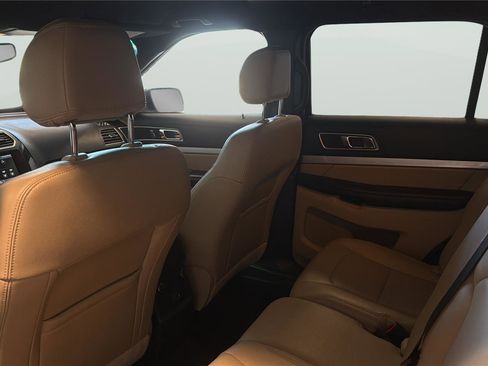 Used 2016 Ford Explorer XLT w/ Equipment Group 202A image 17