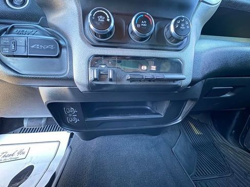 Used 2024 RAM 2500 Tradesman w/ Chrome Appearance Group image 34